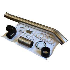 Snorkel din oțel inoxidabil premium de 100mm cu finisaj polizat montat pe o Toyota Hilux Revo, decupat pe fundal alb.