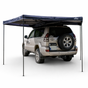 Marchiză auto Overlander 270° stânga, 2 m, cu 4 benzi LED Legendă: Marchiză auto Overlander de 2 m, cu deschidere la 270°, montaj pe partea stângă și patru benzi LED.