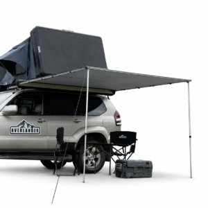 Marchiză auto Overlander 2,5 x 2,5 m montată pe vehicul